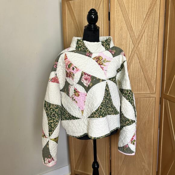 Quilt Sweatshirt with green floral pattern
